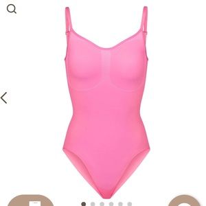 Skims Sculpting Bodysuit with snaps NEW !!